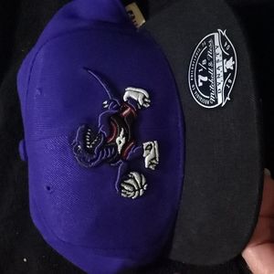Mitchell & Ness Toronto Raptors Fitted Hat 7 1/8